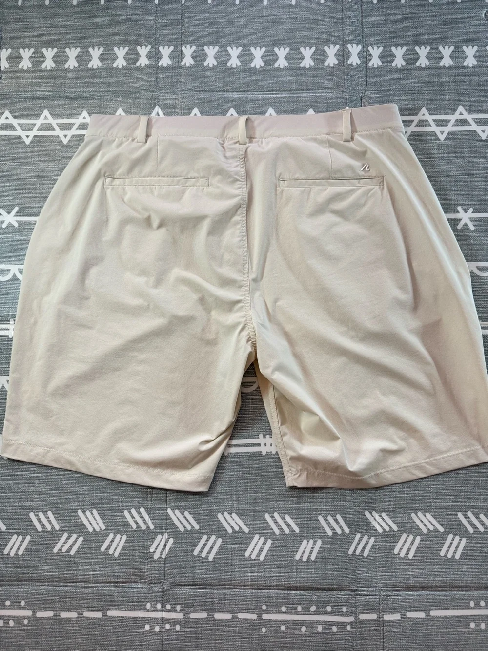 Redvanly nwt hanover